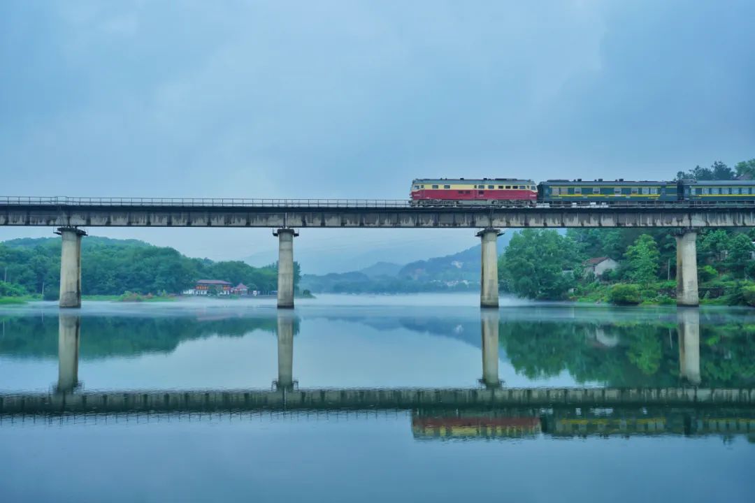 长三角铁路今起实施新列车运行图,长三角铁路增开50对客运