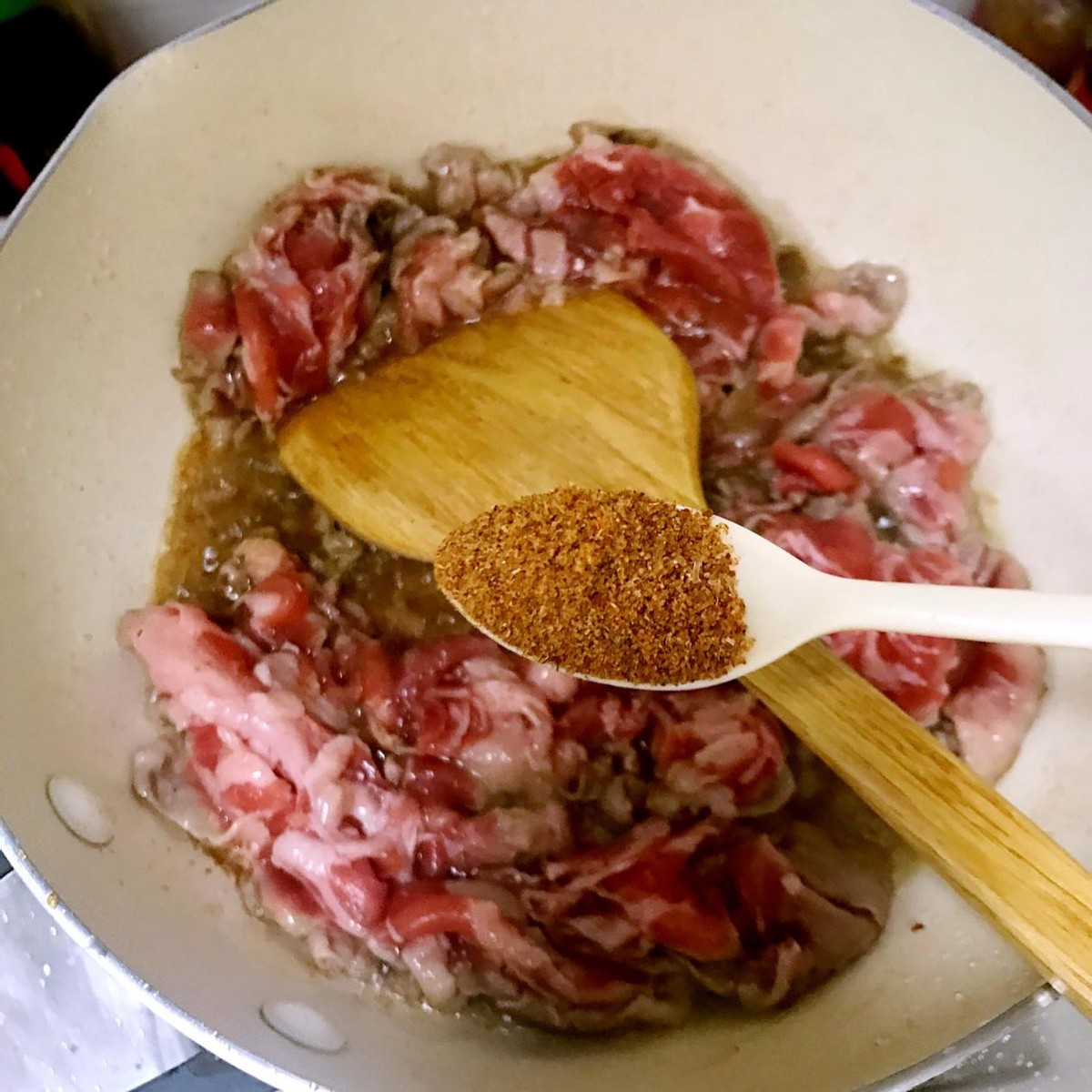 学做大葱炒羊肉,大葱羊肉炒什么好吃又简单