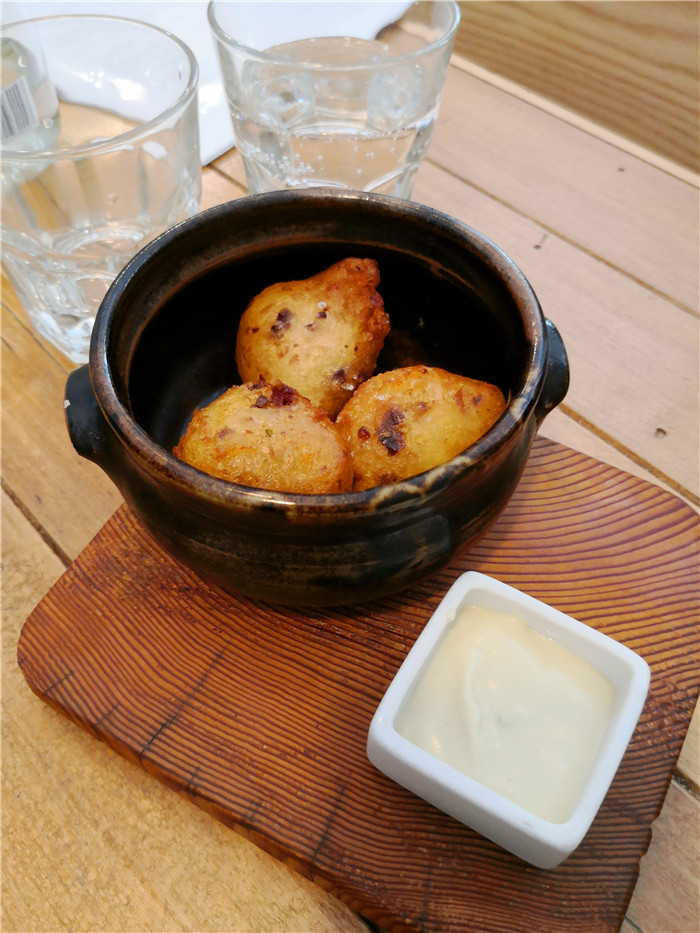 新西兰总理府前吃素食