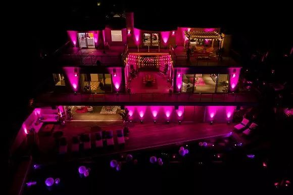 打造一个芭比娃娃梦幻之家,专门为芭比娃娃设计的小房子