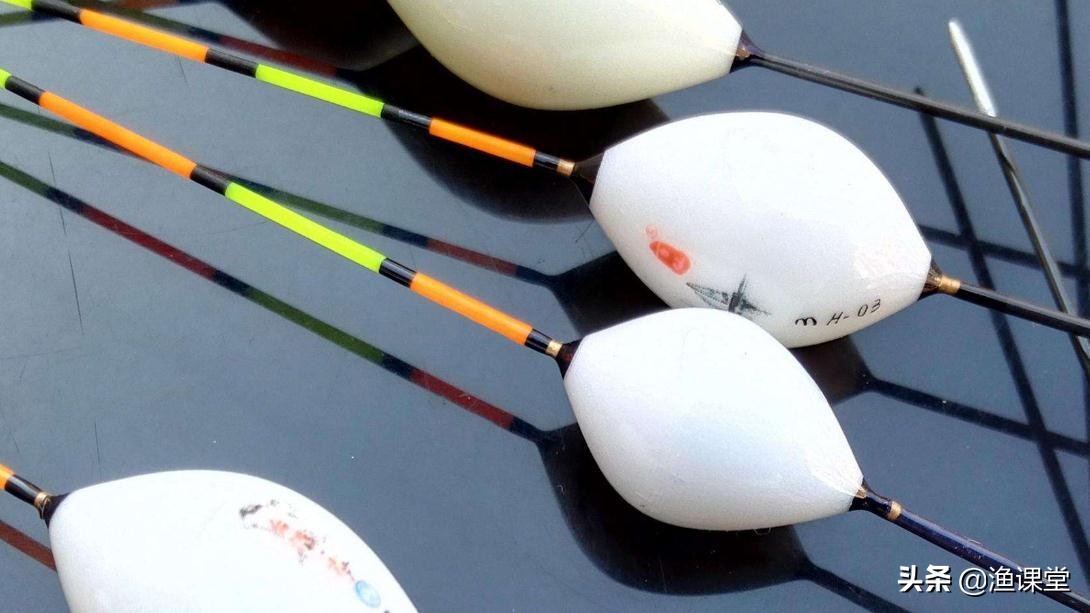 钓鱼小鱼闹窝的最有效的方法,夏季小鱼多怎么用饵