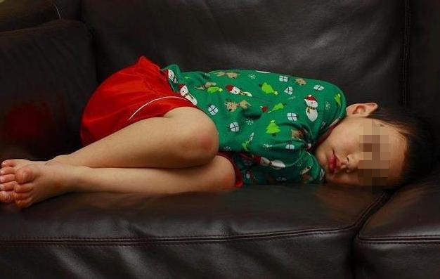 小孩子睡姿能看出来长大后的性格,小孩子的各种睡姿说明什么