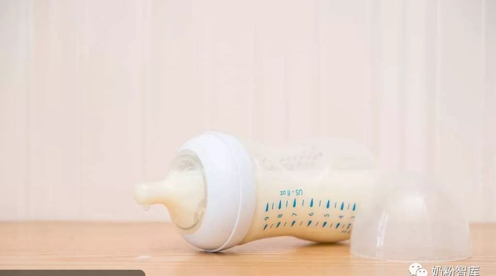 宝宝换奶粉的正确转换方法图解,给宝宝换奶粉怎么转奶