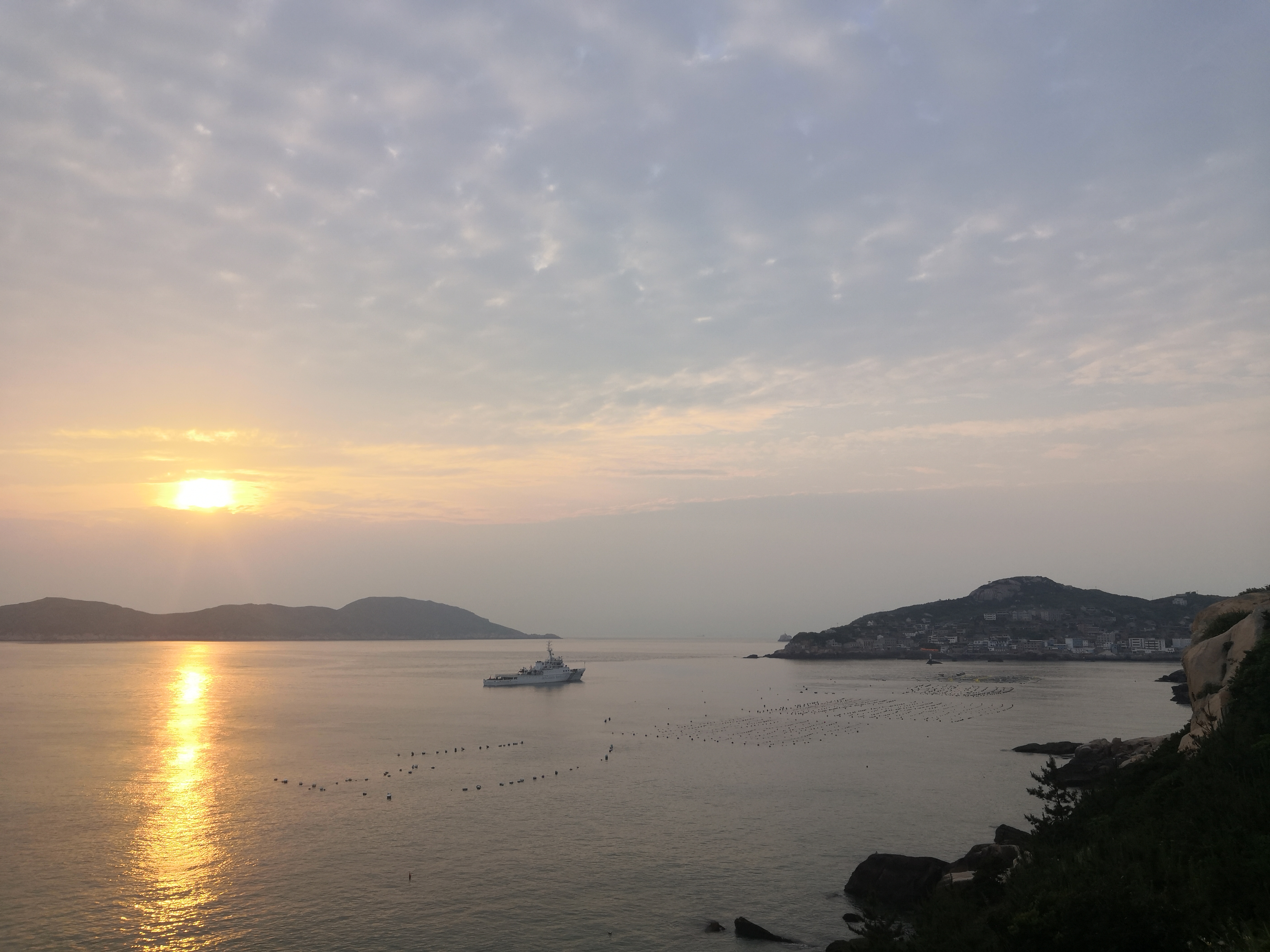 夕阳下美丽的东极岛,东极岛岛屿