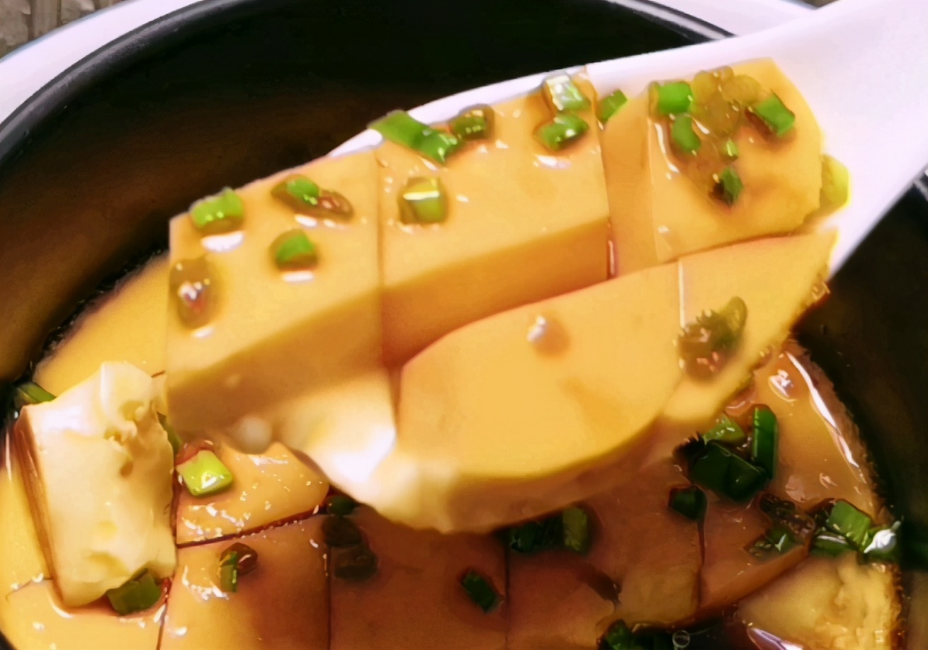 蒸鸡蛋不塌不回缩的诀窍,为什么在家蒸的鸡蛋老又不嫩滑