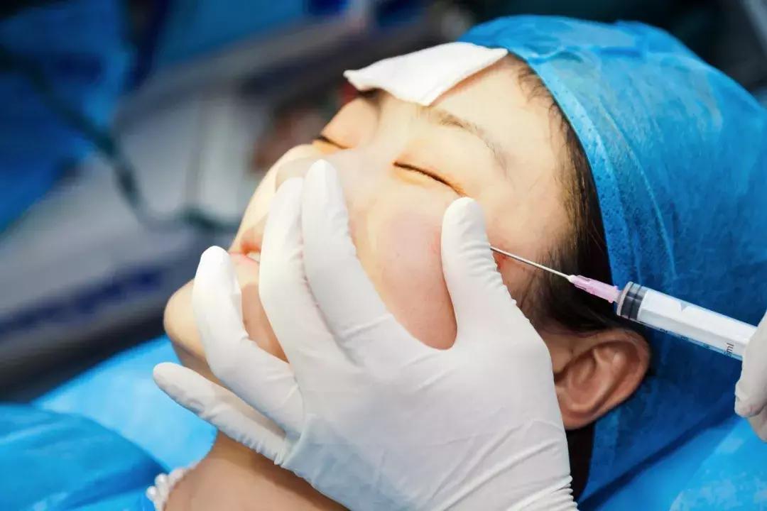 医美乱象调查：诱贷、“黑医生”、直播营销擦边球，当心人财两伤