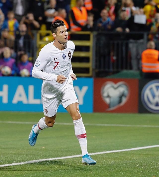 c罗得过多少次世界足球先生,为c罗发声的球星