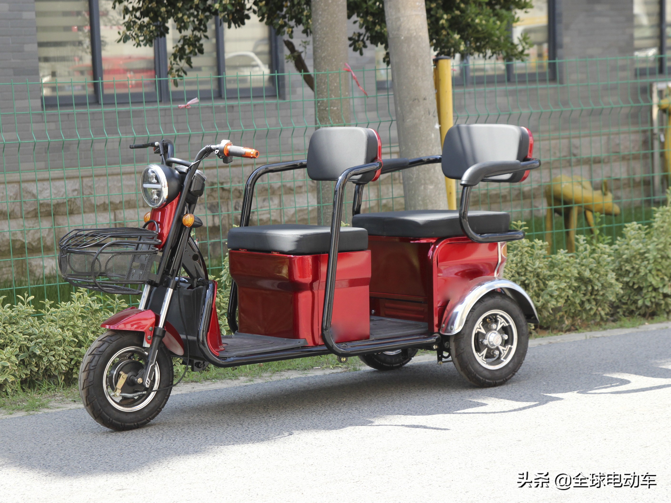 新电动车出现问题能换车吗,电动车被撞坏了可以要求换新的吗