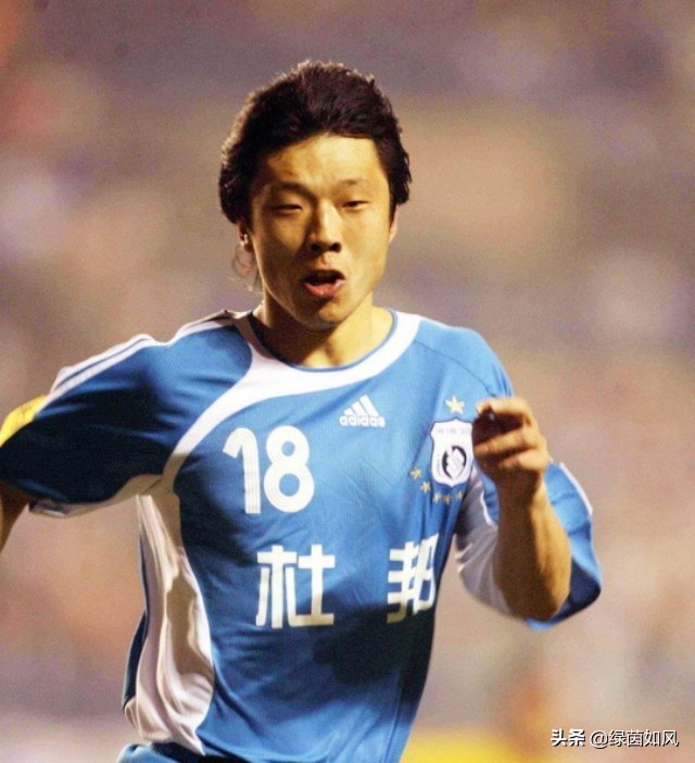 细思极恐！“感谢新冠”的王鹏竟是青训教练，曾当着小球员抽烟