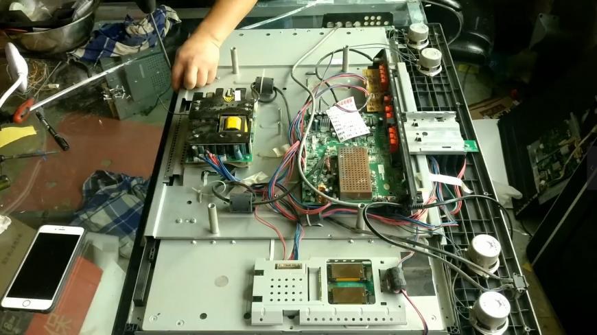 打开电视应用黑屏没反应,打开电视白屏但有声音