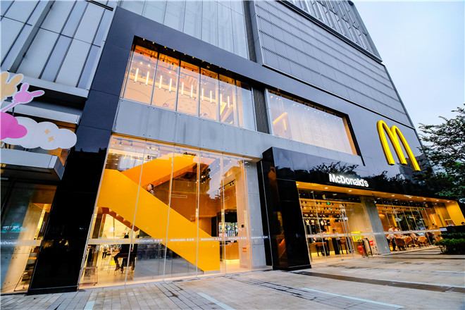 帮阿迪耐克卖鞋的滔搏运动赴港IPO；浩沙健身160家门店关闭或转让