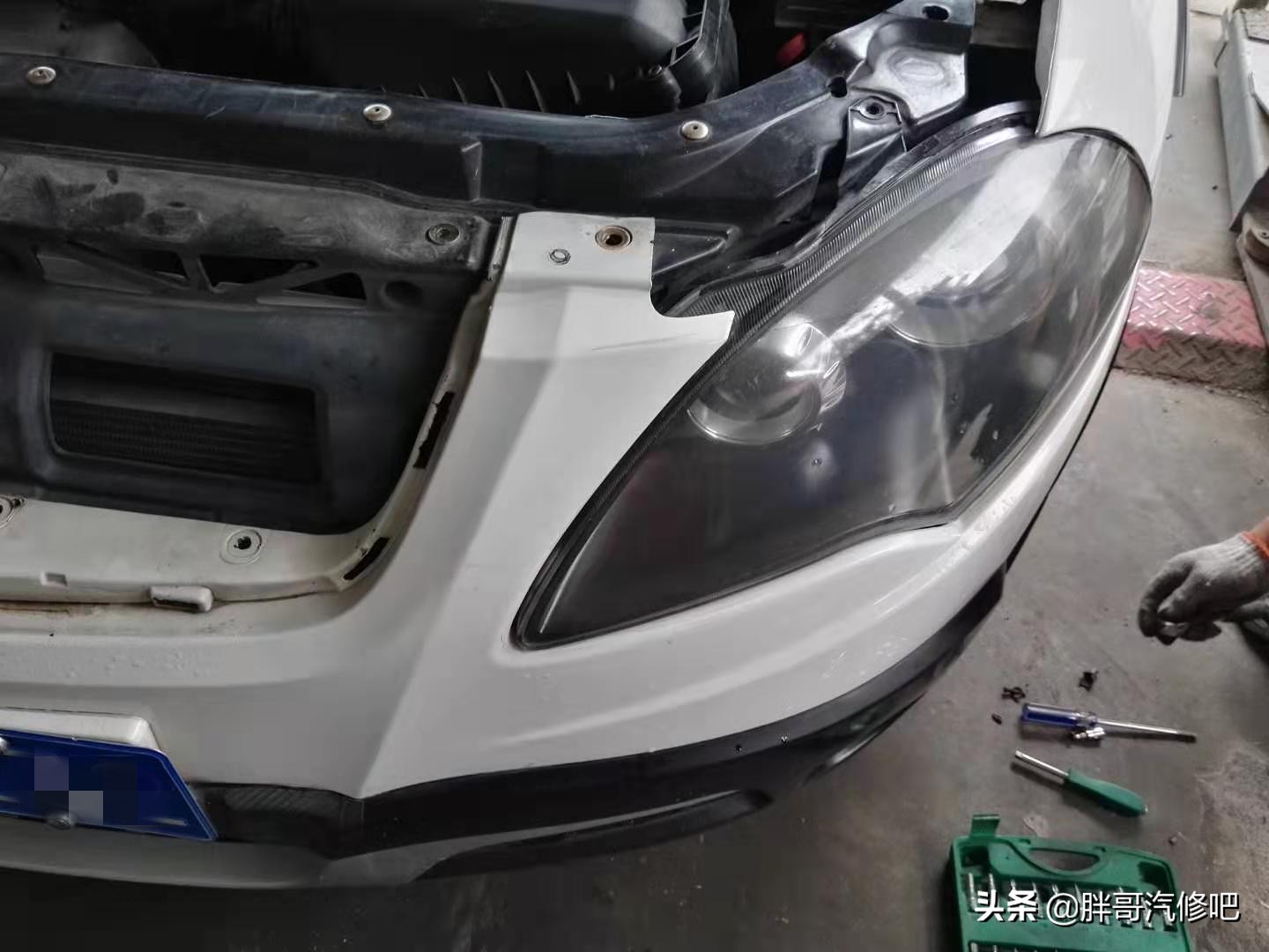 led大灯有透镜解决散光的最佳办法,大灯透镜拆除教程