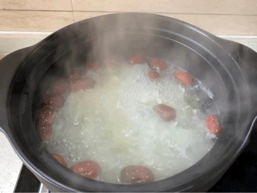 银耳汤15秒出胶,二十分钟出胶的银耳