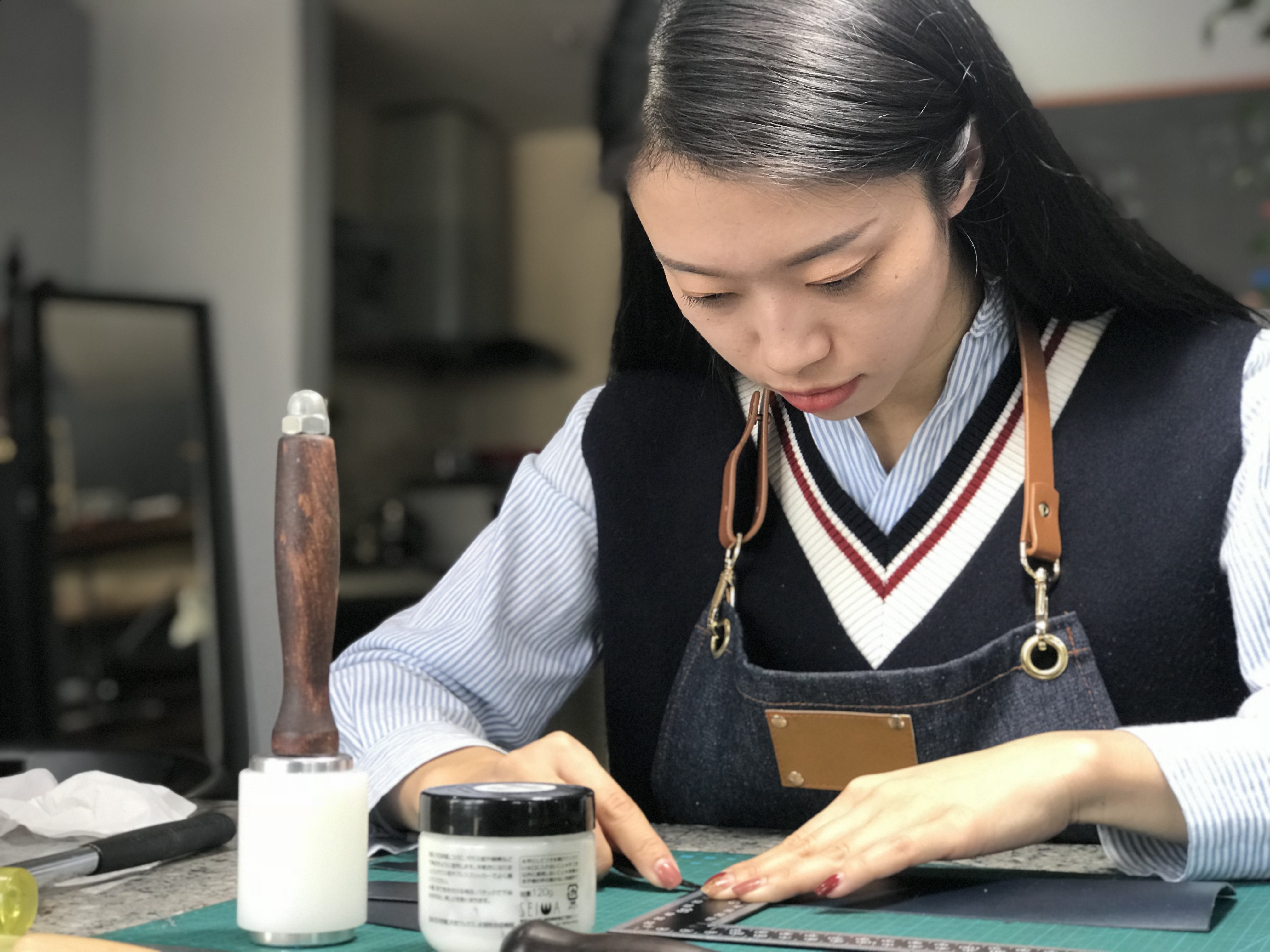 开手工皮具DIY店需要学习哪些内容：汐迟工坊开店创业班介绍