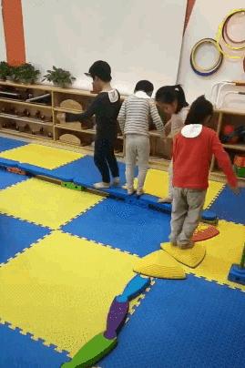 哄睡一直哄一直哭,哄睡的最高境界与娃一起睡着