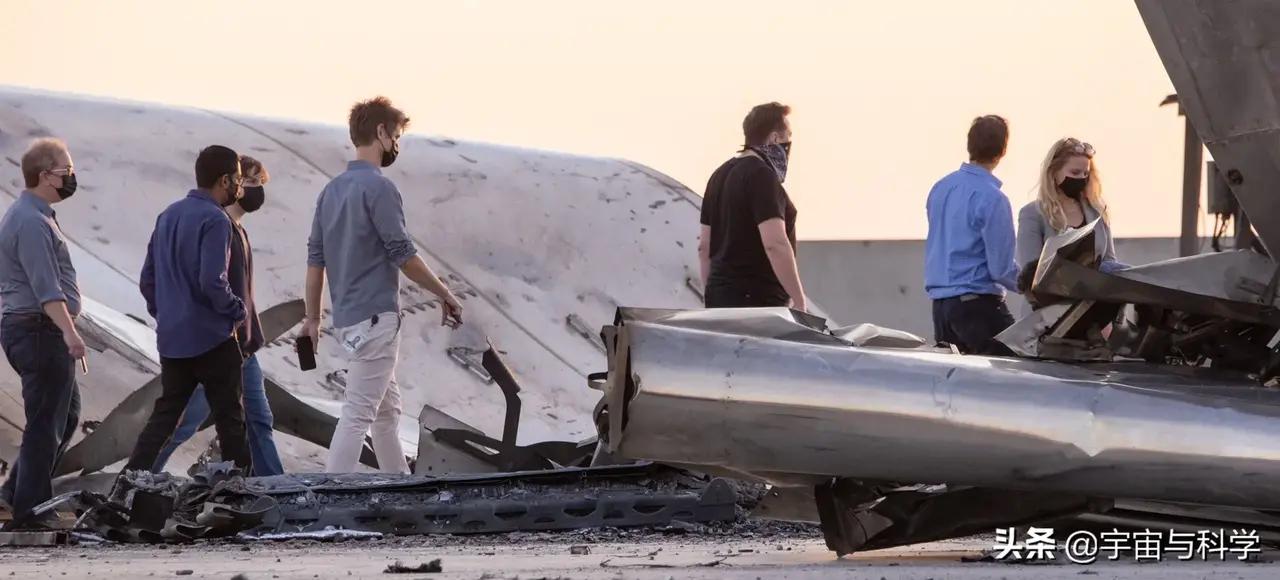 馅大皮薄的星舰S8爆炸现场,看马斯克距真正的探空之路有多远