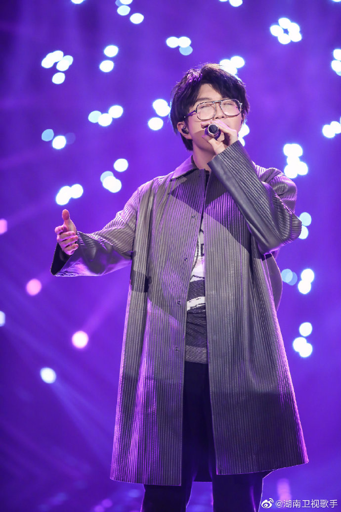 华晨宇拿下歌王第一轮淘汰,华晨宇再次破王牌纪录