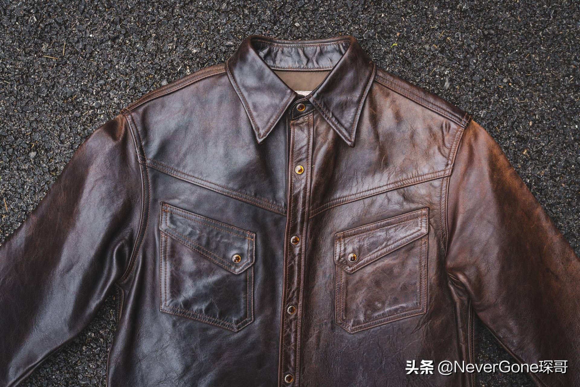 一件美特斯邦威衬衫,一件橘色衬衣