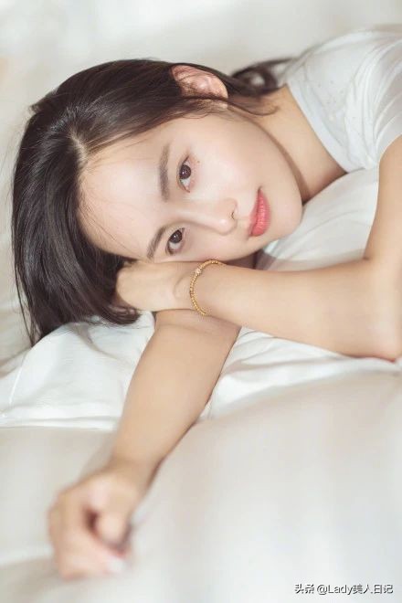 张嘉倪延禧攻略垫肩,张嘉倪为什么垫肩