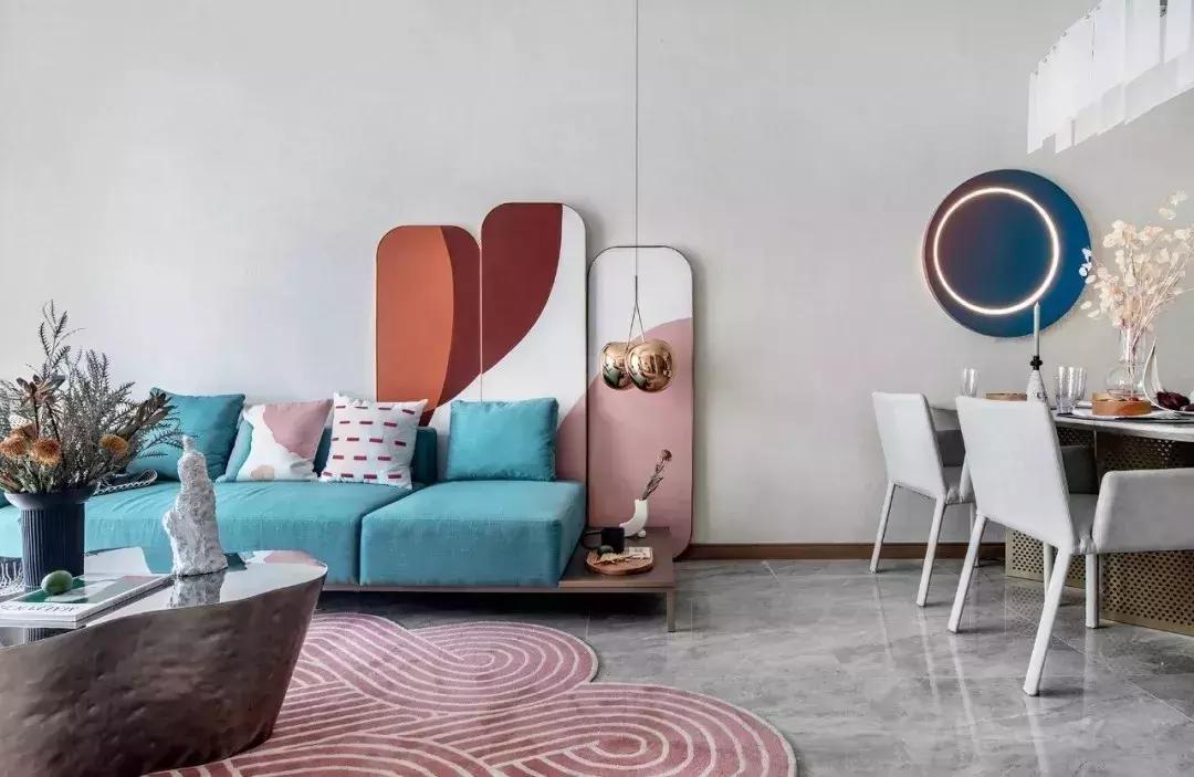 房子装修花再多钱,客厅还是沙发+茶几+电视柜,这样装修好看实用