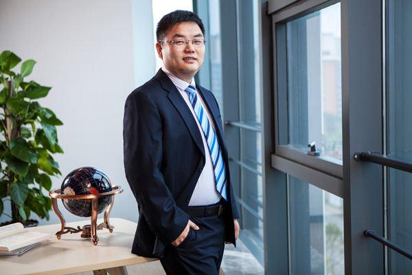 10万买入又卖出手续费多少,10万入市能赚多少钱