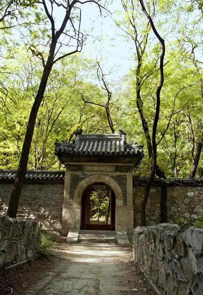 传说黄河之主，名叫黄大王，他是被皇帝禅封的