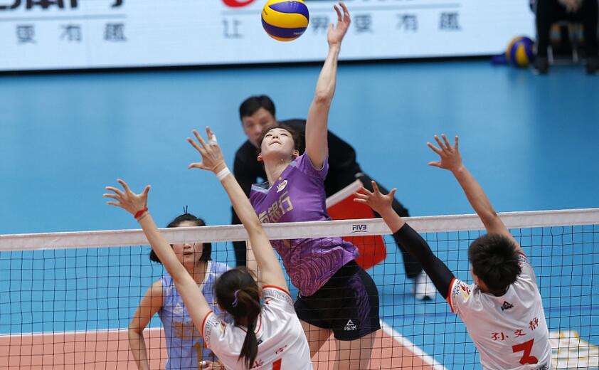 巅峰对决女排,女排李盈莹和朱婷的比赛