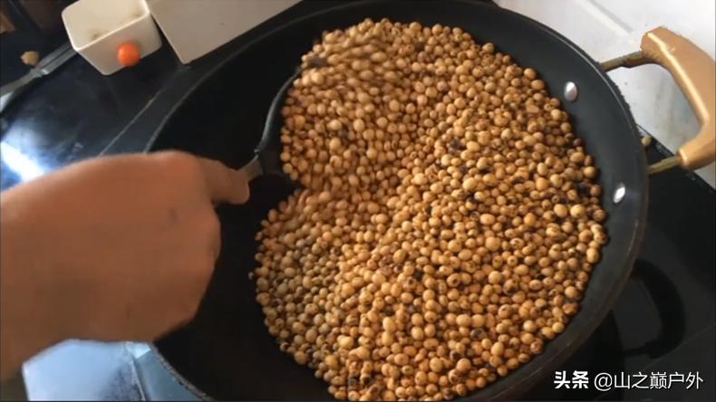 冬钓鲫组合饵料,冬钓鲫鲤鱼的饵料配方