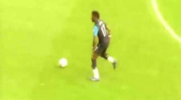 范佩西凌空抽射世界波,范佩西凌空抽射维拉是哪一场比赛