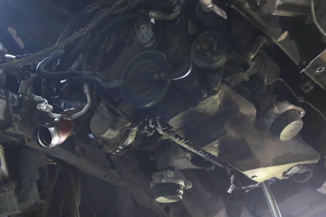 怪兽修车：翻新一辆11年破烂不堪的宝马GT，车况不忍直视