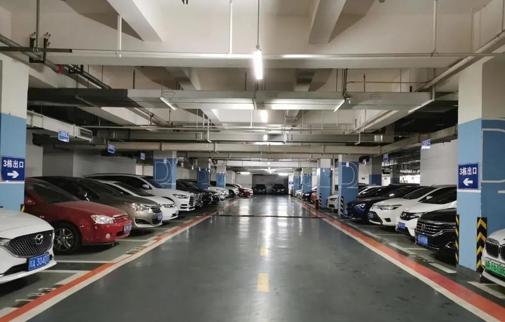 花了几十万买的车位凭什么让你停,花了几十万买车位只是租的