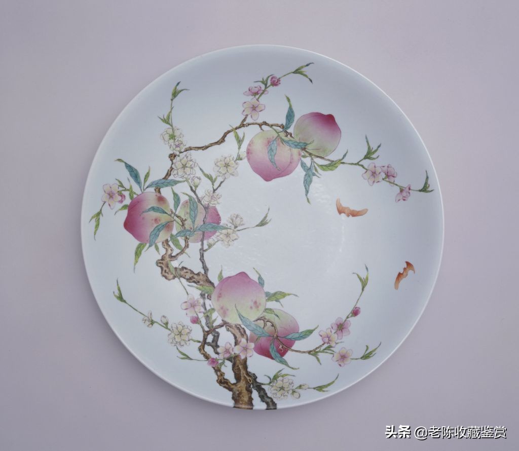雍正蟠桃纹和乾隆的区别,雍正粉彩花朵描金特点