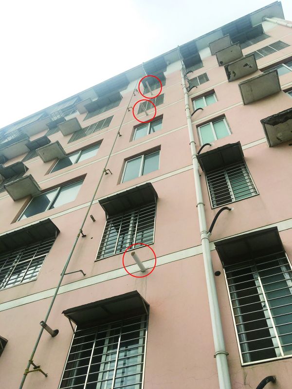 违建房挡了下水道你叫苦他喊堵