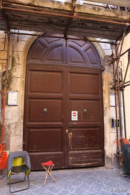 跟随赫本的脚步重温罗马假日,跟着赫本的脚步来到了罗马