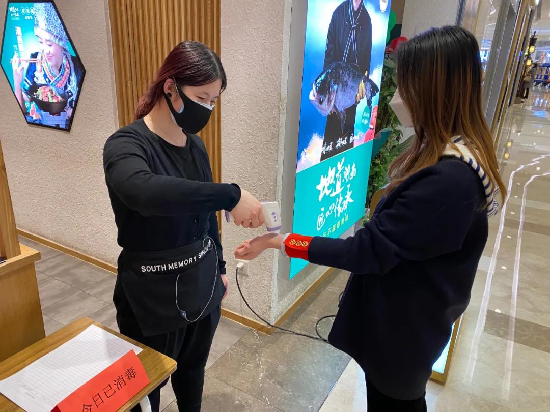 恢复堂食第一顿饭视频,恢复堂食第一天的感觉