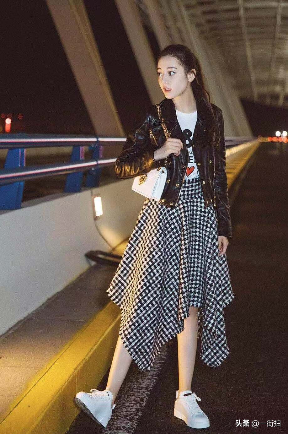 迪丽热巴同款大地色皮衣 (迪丽热巴黑酷皮衣造型)