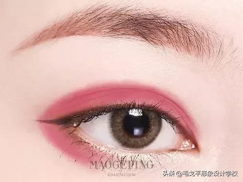 怎么画眼妆才不显脏,怎么防止眼妆花