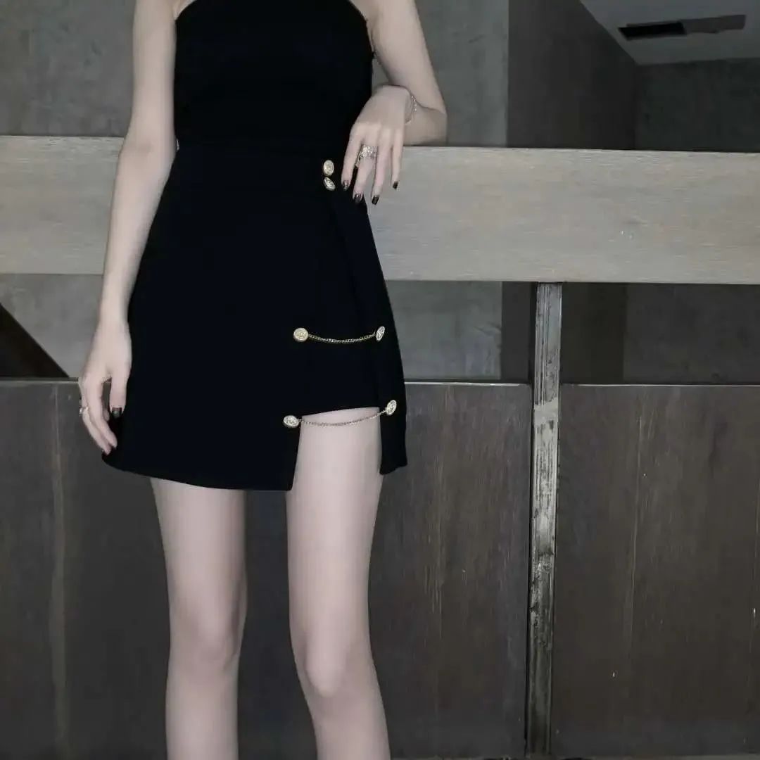 全是黑色衣服怎么穿出高级感,男黑色衣服的高级搭配