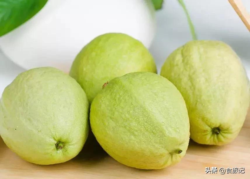 软糯香甜广西现摘红心芭乐,又脆又甜不带色的红心芭乐好吃