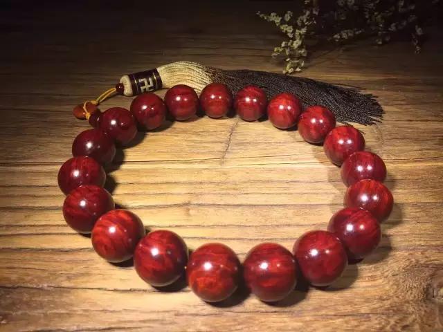 小叶紫檀手串要怎么盘才会亮,小叶紫檀手串怎么盘才正确