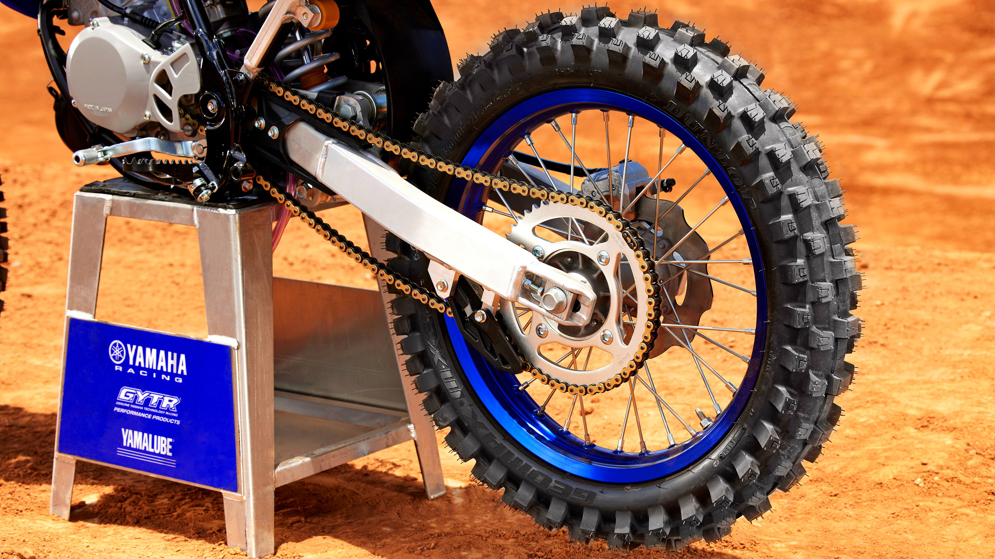 完全颠覆了我对漂移的认识,颠覆了我对比亚迪汽车的认知