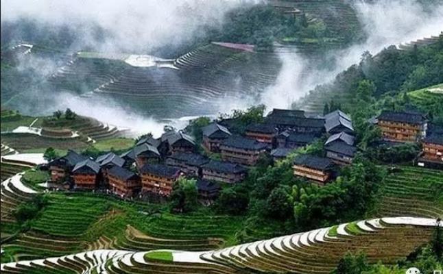 带孩子爬山去哪里玩比较合适,香港适合小朋友爬的山