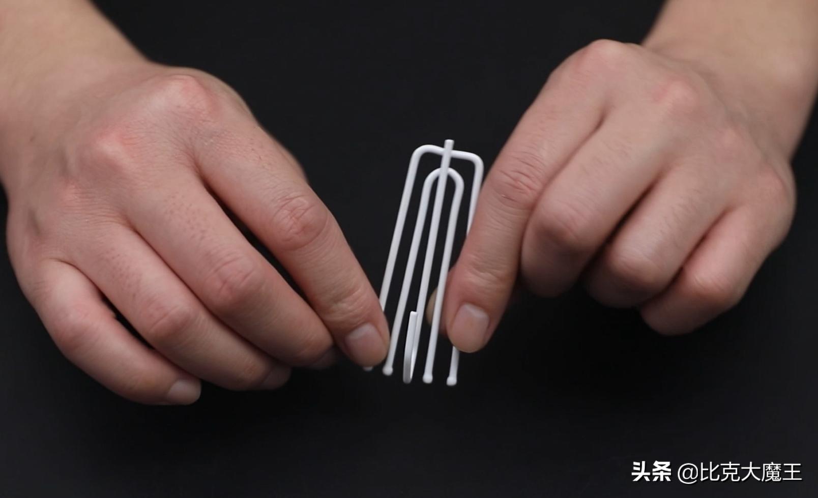 快速剥瓜子皮方便方法,用夹子剥瓜子小妙招