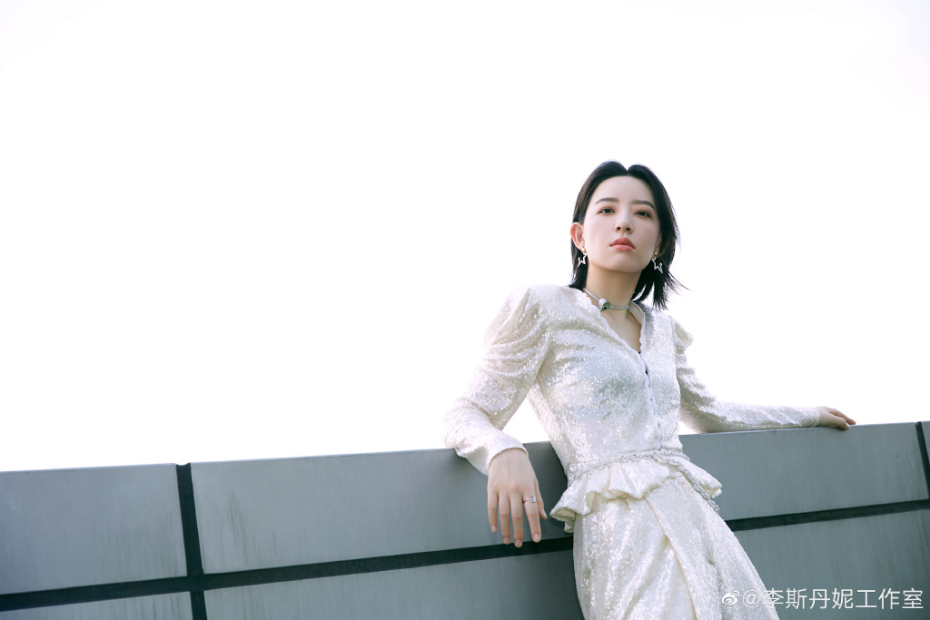 jennie西装马甲穿搭,jennie撞衫完整视频