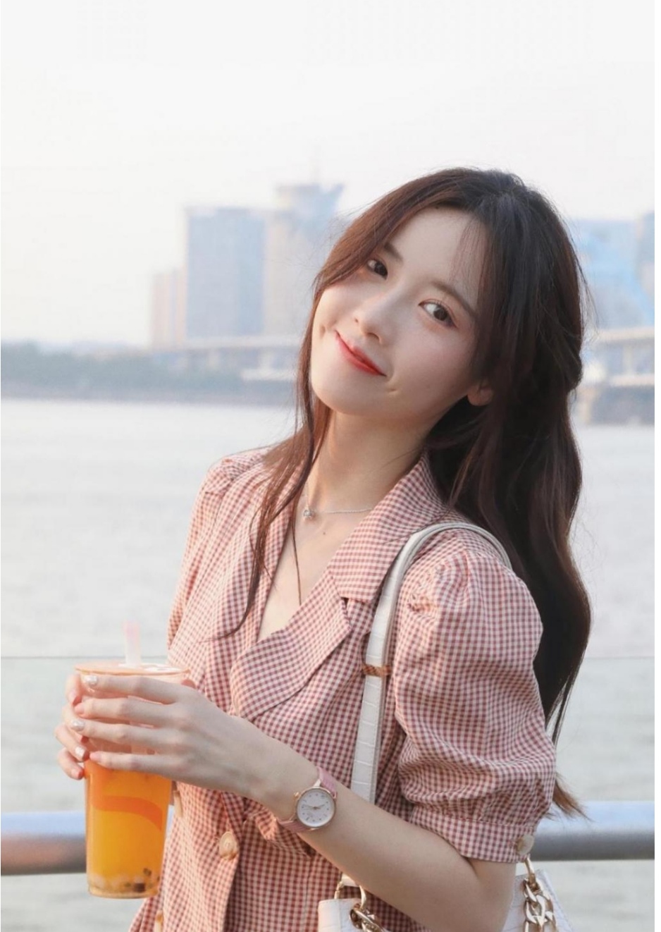 现在除了做实体还能做什么,现在工作除了销售就是客服