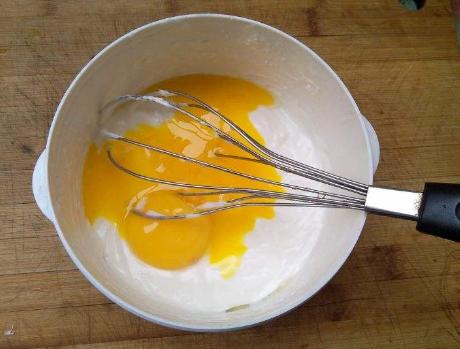 用高筋面粉和酸奶做美食不用烤箱,用面粉做美食不用牛奶和酸奶