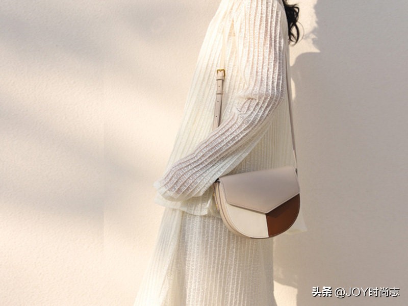 好看不贵的大牌女包,今年流行的女包款式推荐