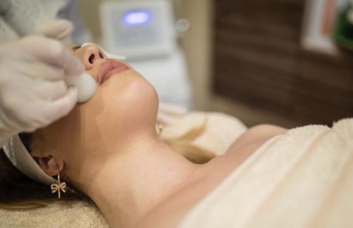 脸上长斑激光去掉还会复发反弹吗,激光祛疤后悔的图片