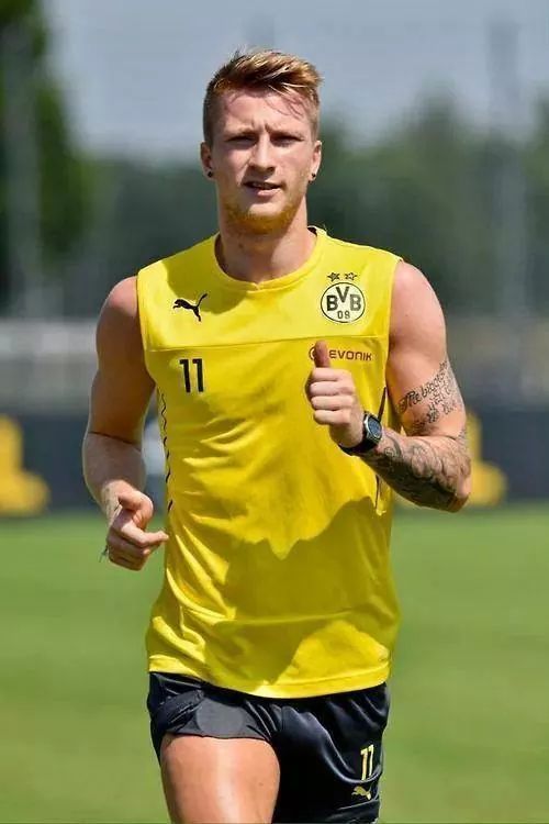 世界十大足球帅哥图片,十大惊艳的足球帅哥