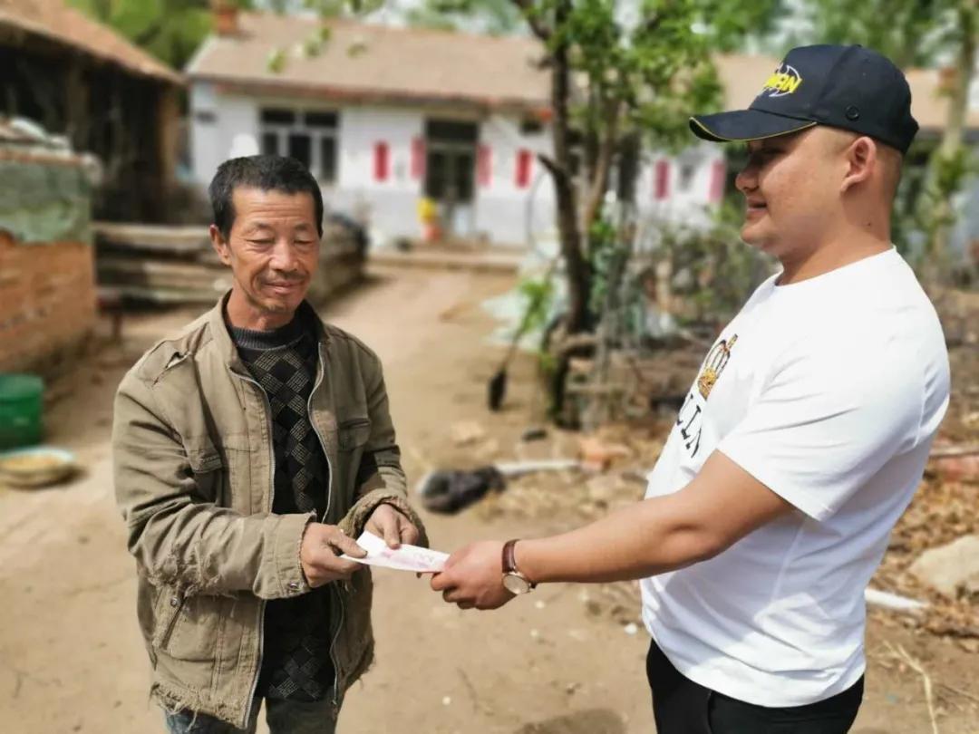 爱心桥护航学生,贫困小学爱心捐赠